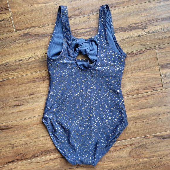EUC 10/12 girls' one-piece swimsuit - Picture 2 of 4